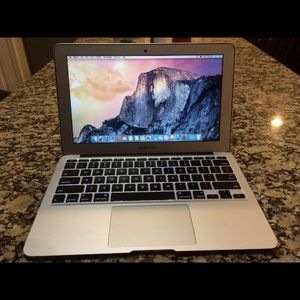 Mac Book Air - Good Condition